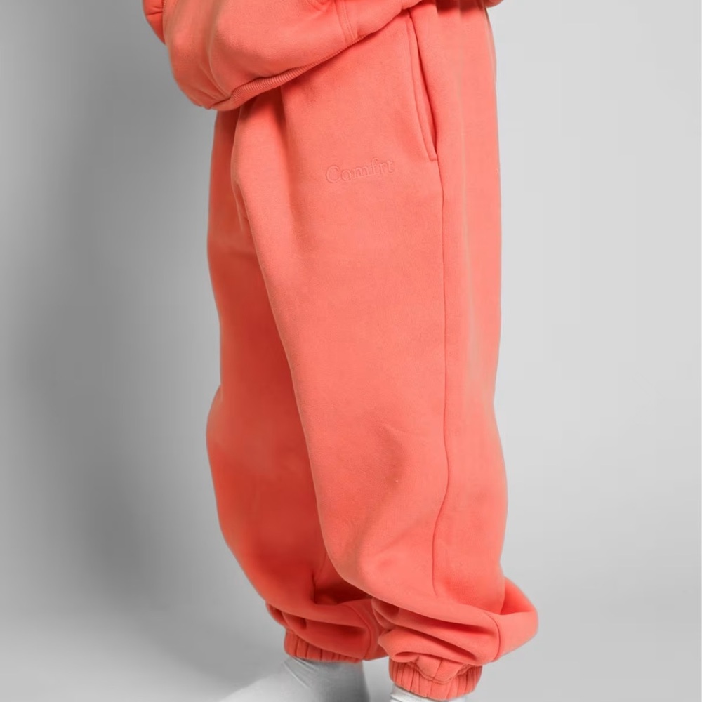 Comfrt Coral Signature Sweatpants - KIDS